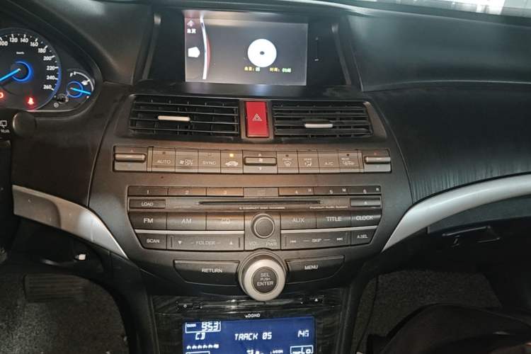 Used Honda Crosstour 2012 2.4L Luxury Edition Audio And AC Panel