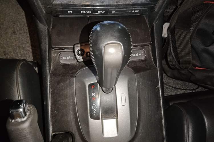 Used Honda Crosstour 2012 2.4L Luxury Edition Gear Lever