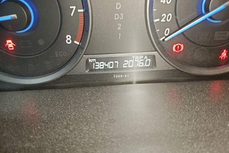 Used Honda Crosstour 2012 2.4L Luxury Edition Odometer Close Up