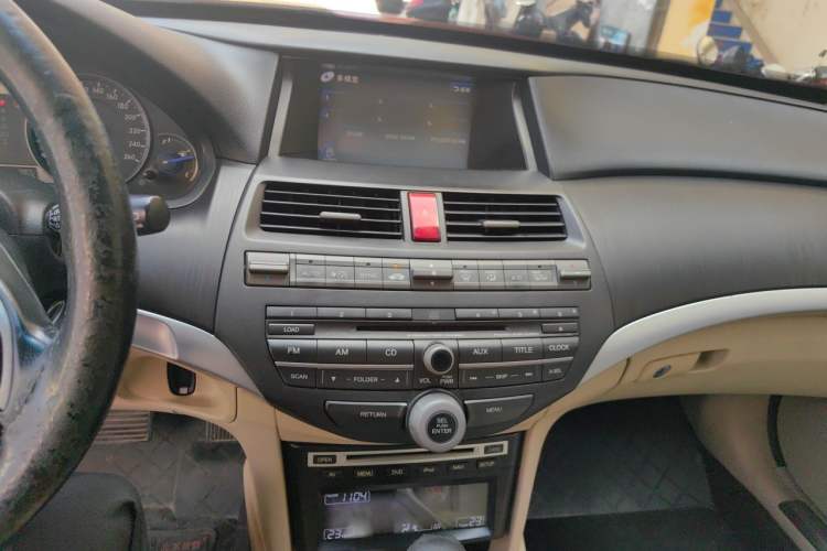 Used Honda Crosstour 2012 2.4L Luxury Edition Audio And AC Panel