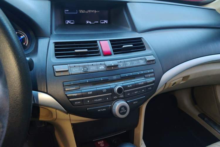 Used Honda Crosstour 2012 2.4L Luxury Edition Audio And AC Panel