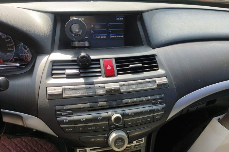 Used Honda Crosstour 2012 2.4L Luxury Edition Audio And AC Panel