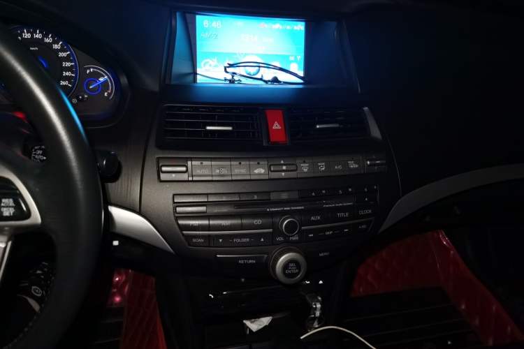 Used Honda Crosstour 2012 2.4L Luxury Edition Audio And AC Panel