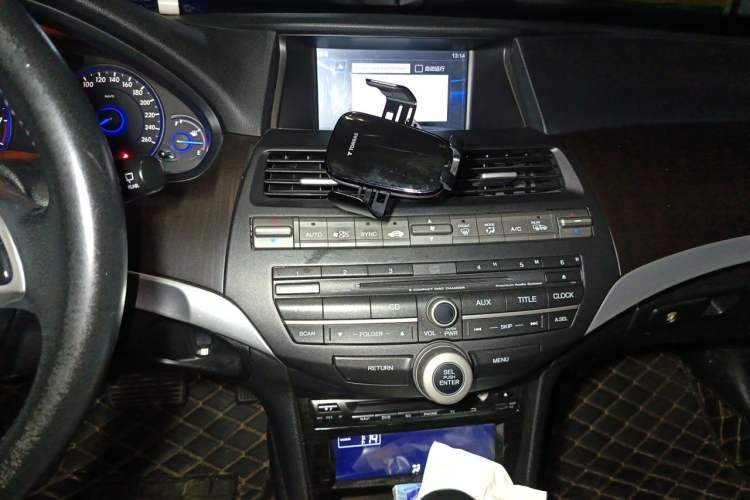 Used Honda Crosstour 2012 2.4L Luxury Edition Audio And AC Panel