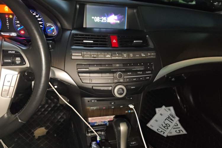 Used Honda Crosstour 2012 2.4L Luxury Edition Audio And AC Panel
