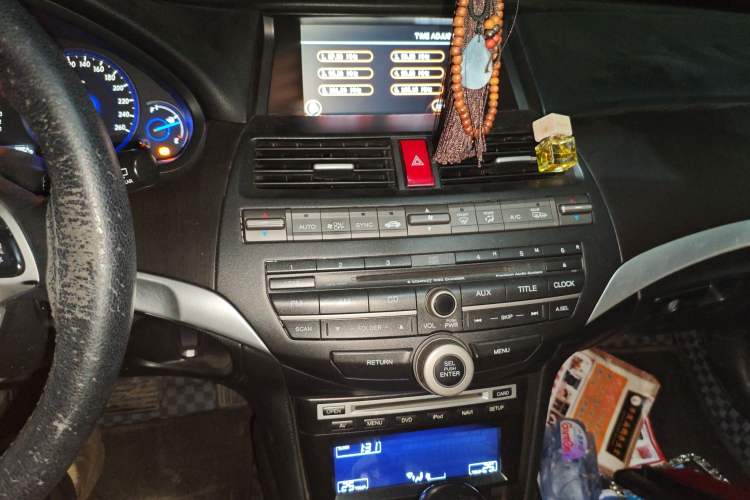 Used Honda Crosstour 2012 2.4L Luxury Edition Audio And AC Panel