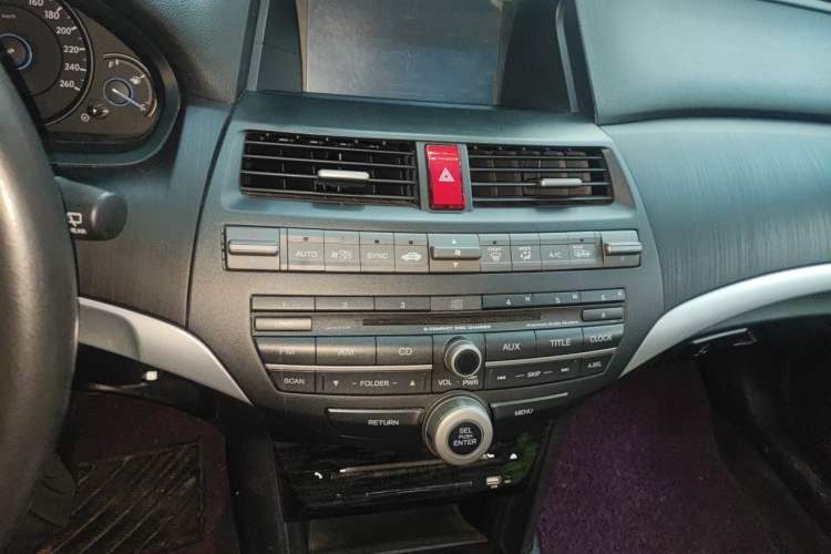Used Honda Crosstour 2012 2.4L Luxury Edition Audio And AC Panel