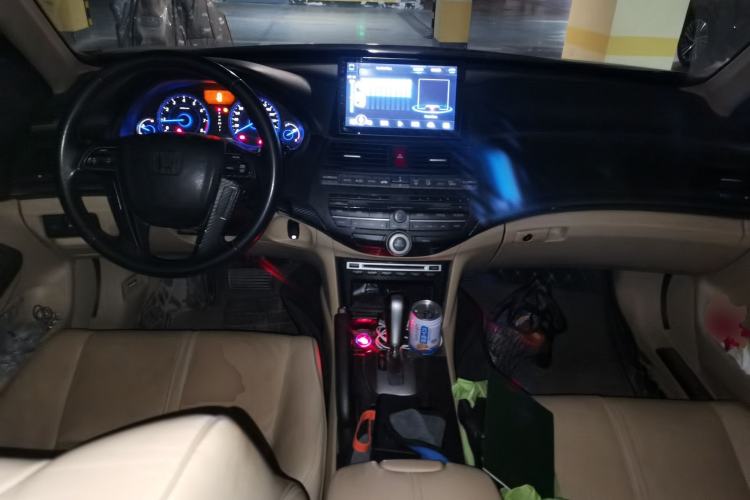 Used Honda Crosstour 2012 2.4L Luxury Edition Center Console