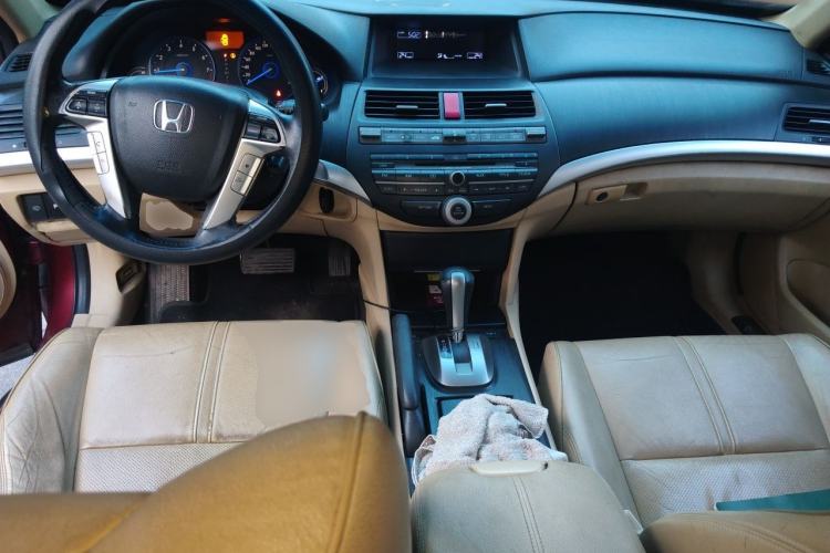 Used Honda Crosstour 2012 2.4L Luxury Edition Center Console