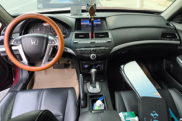 Used Honda Crosstour 2012 2.4L Luxury Edition Center Console