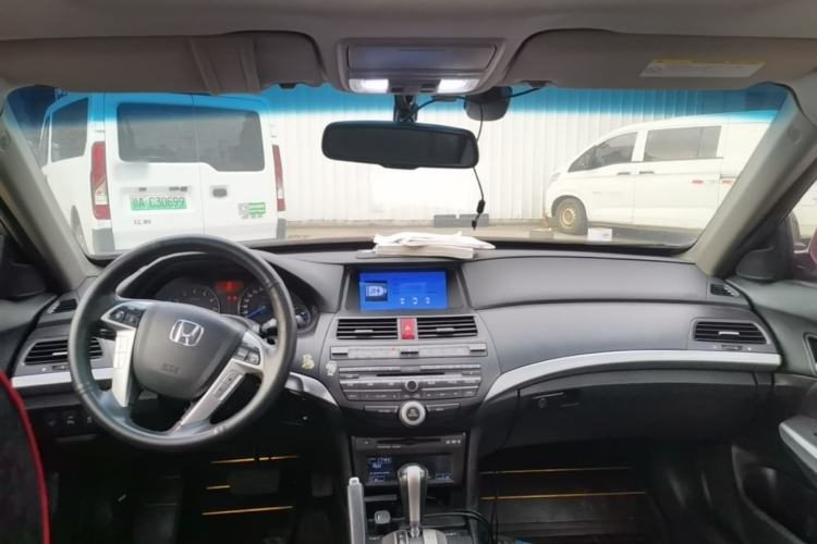 Used Honda Crosstour 2012 2.4L Luxury Edition Center Console
