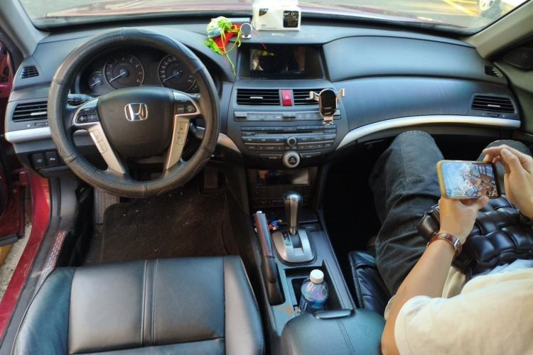 Used Honda Crosstour 2012 2.4L Luxury Edition Center Console