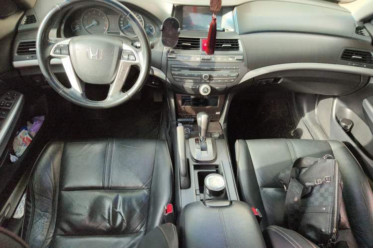 Used Honda Crosstour 2012 2.4L Luxury Edition Center Console