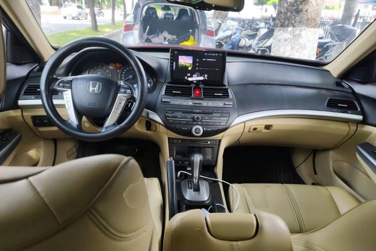 Used Honda Crosstour 2012 2.4L Luxury Edition Center Console