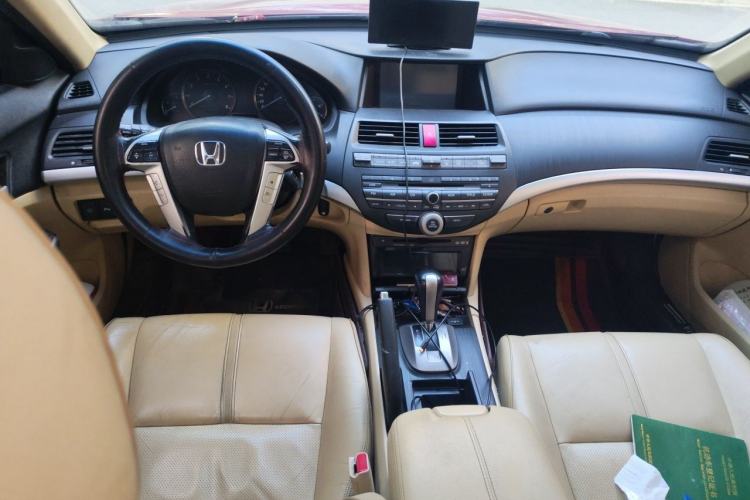 Used Honda Crosstour 2012 2.4L Luxury Edition Center Console