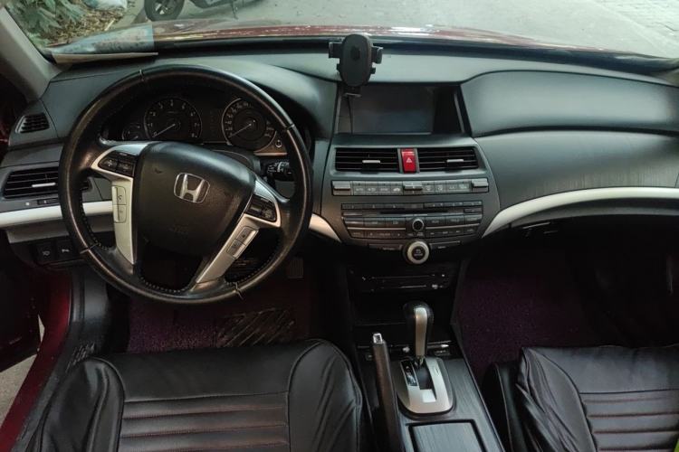 Used Honda Crosstour 2012 2.4L Luxury Edition Center Console
