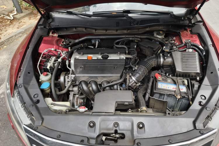 Used Honda Crosstour 2012 2.4L Luxury Edition Engine Bay