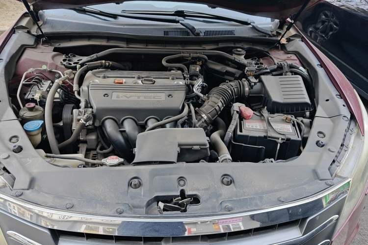 Used Honda Crosstour 2012 2.4L Luxury Edition Engine Bay