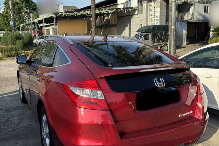Used Honda Crosstour 2012 2.4L Luxury Edition Exterior 3