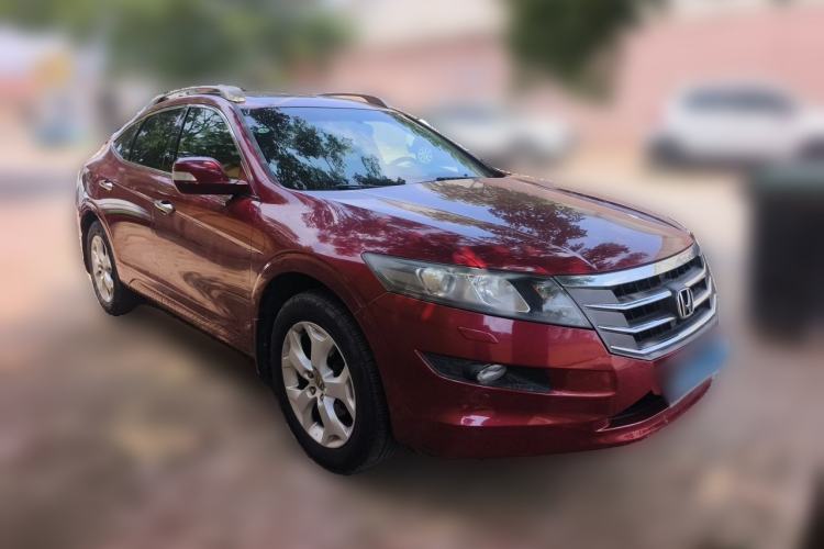 Used Honda Crosstour 2012 2.4L Luxury Edition Front Right 45 Deg
