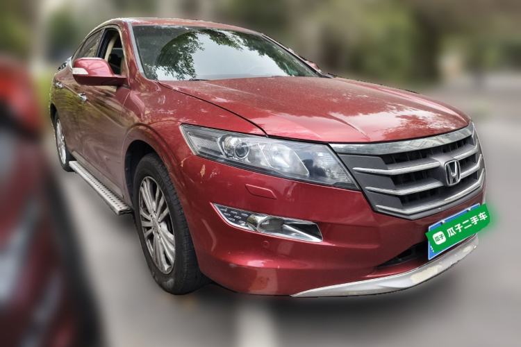 Used Honda Crosstour 2012 2.4L Luxury Edition Front Right 45 Deg