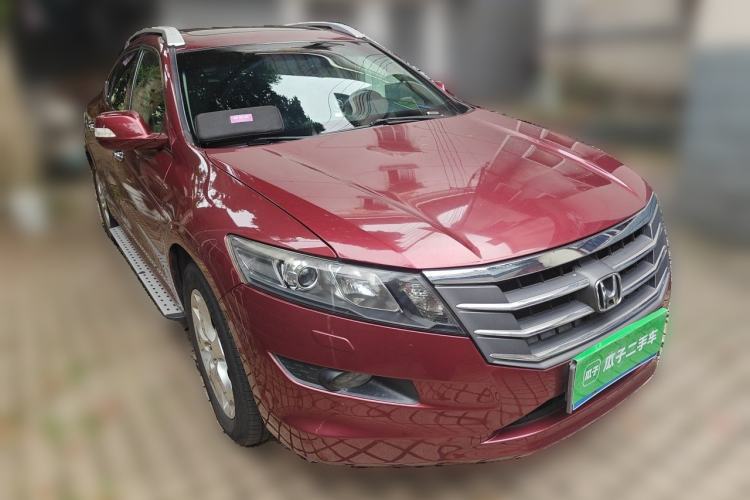 Used Honda Crosstour 2012 2.4L Luxury Edition Front Right 45 Deg