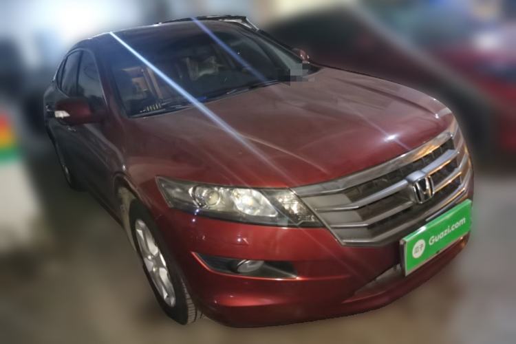 Used Honda Crosstour 2012 2.4L Luxury Edition Front Right 45 Deg