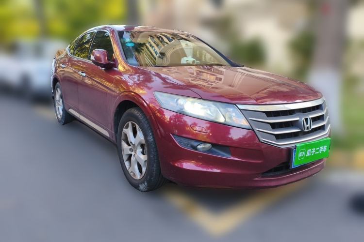 Used Honda Crosstour 2012 2.4L Luxury Edition Front Right 45 Deg