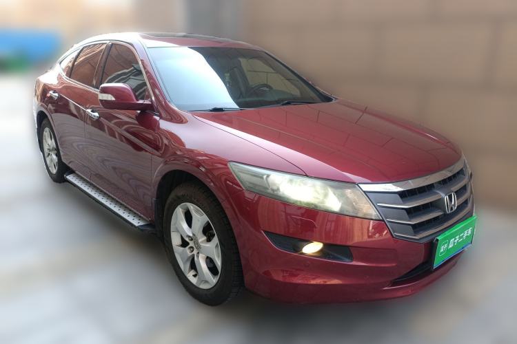 Used Honda Crosstour 2012 2.4L Luxury Edition Front Right 45 Deg