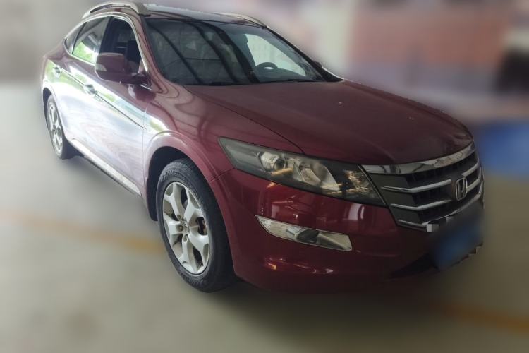 Used Honda Crosstour 2012 2.4L Luxury Edition Front Right 45 Deg