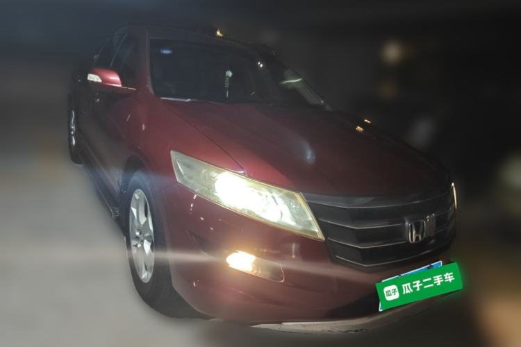 Used Honda Crosstour 2012 2.4L Luxury Edition Front Right 45 Deg