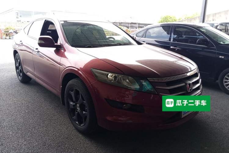 Used Honda Crosstour 2012 2.4L Luxury Edition Front Right 45 Deg