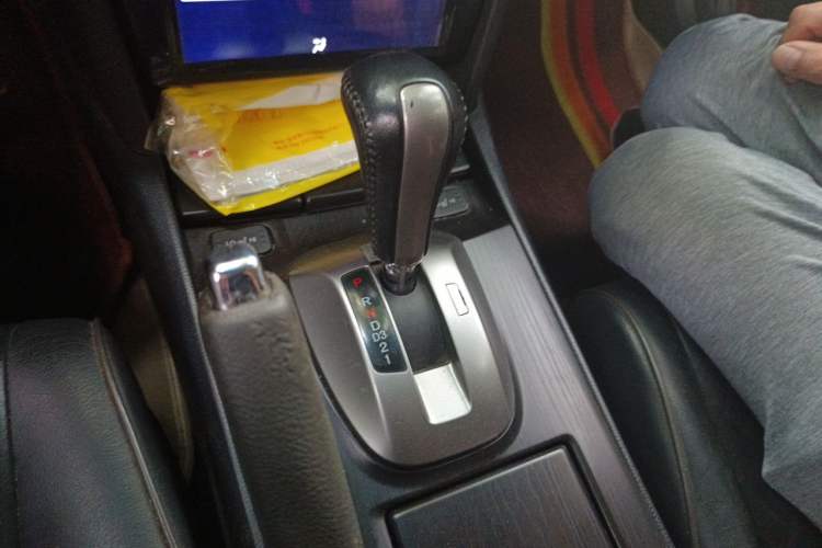 Used Honda Crosstour 2012 2.4L Luxury Edition Gear Lever