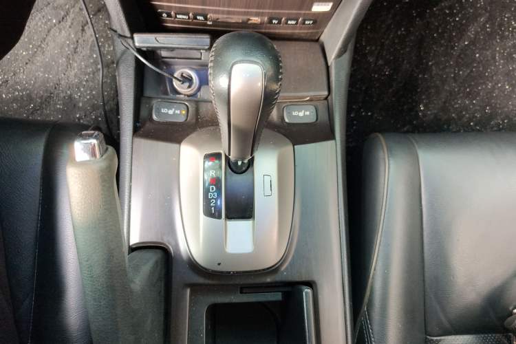 Used Honda Crosstour 2012 2.4L Luxury Edition Gear Lever