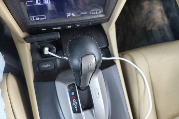 Used Honda Crosstour 2012 2.4L Luxury Edition Gear Lever