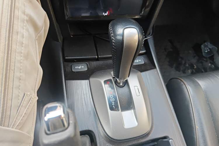 Used Honda Crosstour 2012 2.4L Prestige Edition Gear Lever