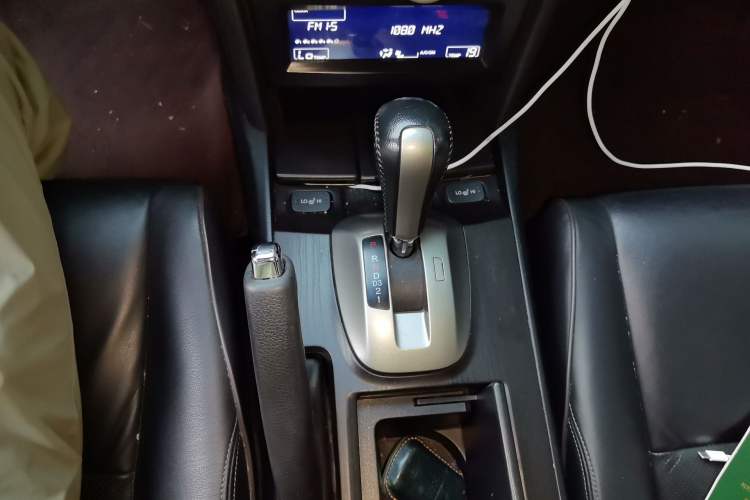 Used Honda Crosstour 2012 2.4L Luxury Edition Gear Lever