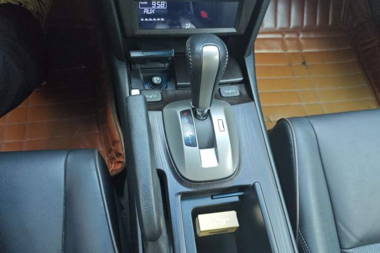 Used Honda Crosstour 2012 2.4L Prestige Edition Gear Lever