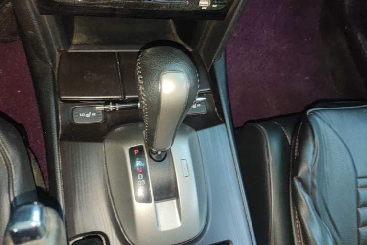 Used Honda Crosstour 2012 2.4L Luxury Edition Gear Lever