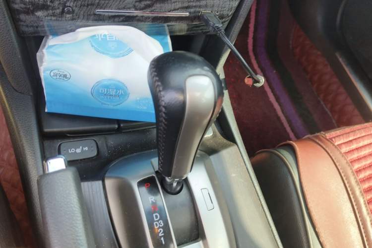 Used Honda Crosstour 2012 2.4L Luxury Edition Gear Lever