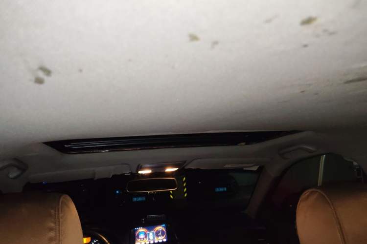 Used Honda Crosstour 2012 2.4L Luxury Edition Headliner