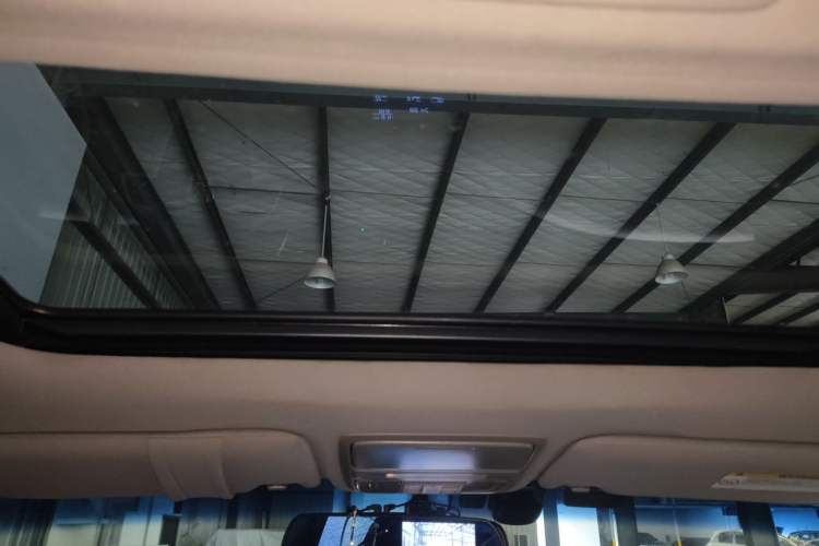 Used Honda Crosstour 2012 2.4L Luxury Edition Headliner