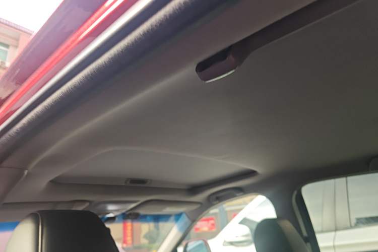 Used Honda Crosstour 2012 2.4L Prestige Edition Headliner