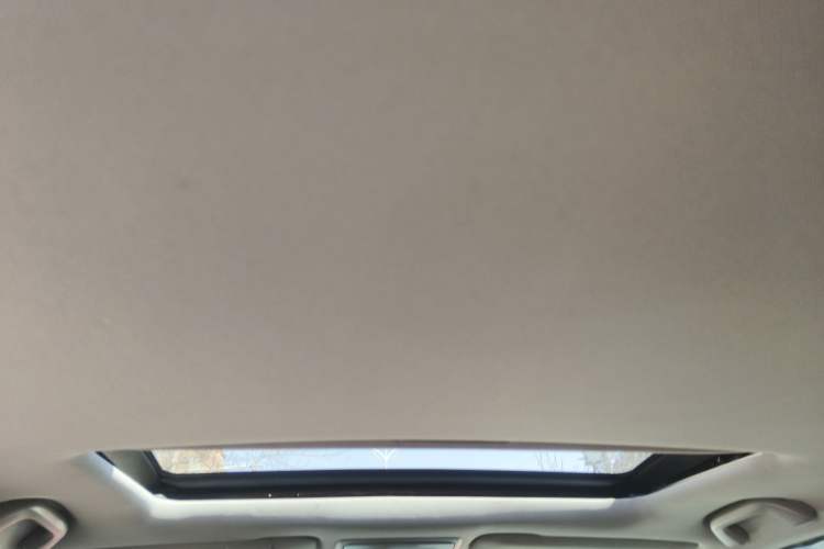 Used Honda Crosstour 2012 2.4L Luxury Edition Headliner