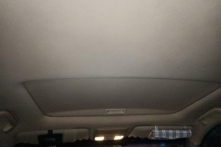 Used Honda Crosstour 2012 2.4L Luxury Edition Headliner