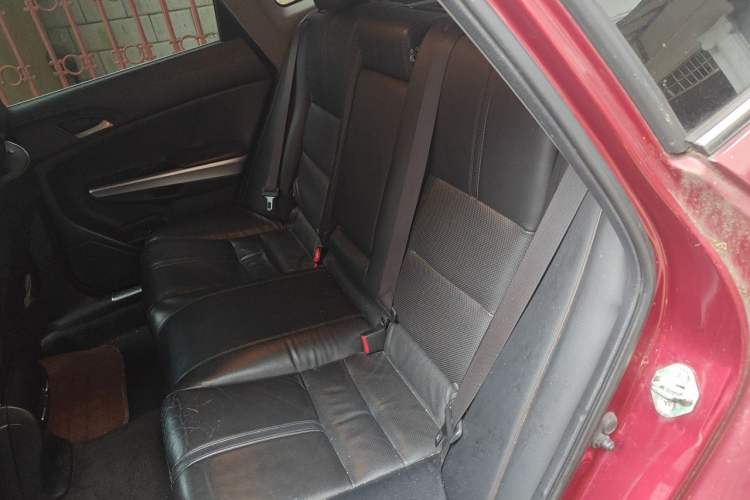 Used Honda Crosstour 2012 2.4L Luxury Edition Left Rear Seat