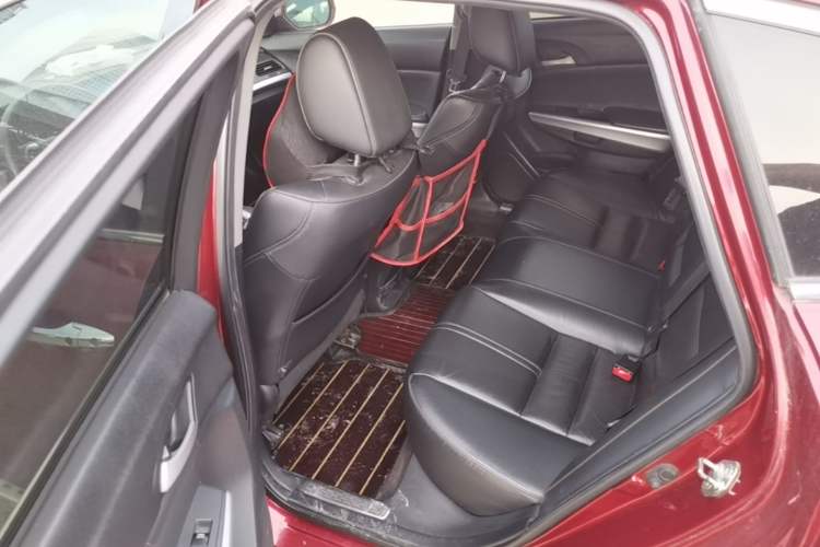 Used Honda Crosstour 2012 2.4L Luxury Edition Left Rear Seat
