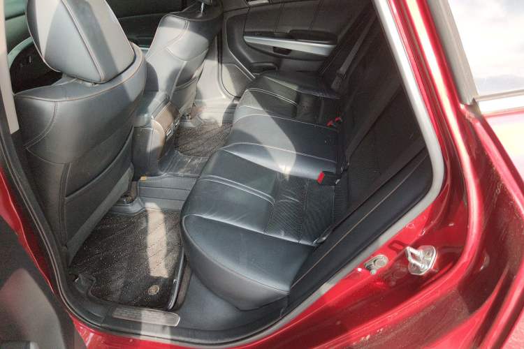 Used Honda Crosstour 2012 2.4L Luxury Edition Left Rear Seat