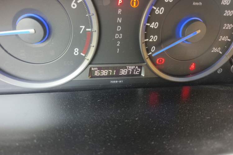 Used Honda Crosstour 2012 2.4L Luxury Edition Odometer Close Up