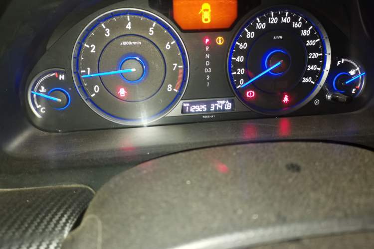 Used Honda Crosstour 2012 2.4L Luxury Edition Odometer Close Up